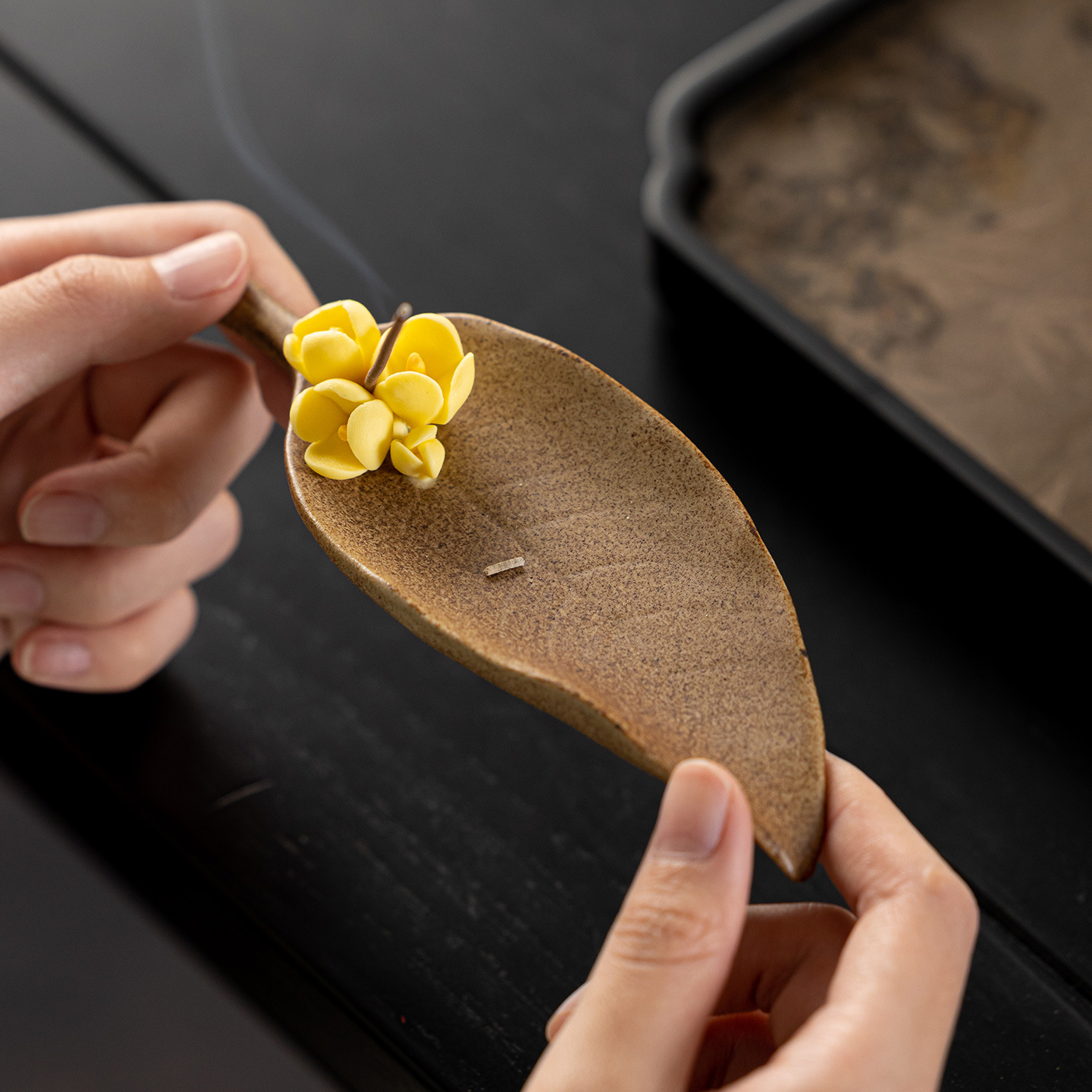 Wabi Sabi Ceramic Ginkgo Leaf  - Incense Stick Holder ulasan dan harga