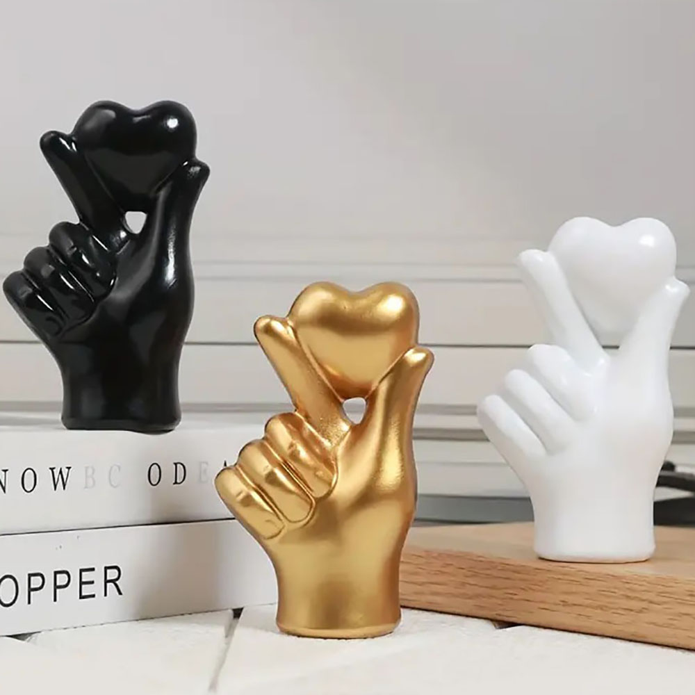 Heart Hand Gesture Statues Scu - Home Decor Y2K ulasan dan harga