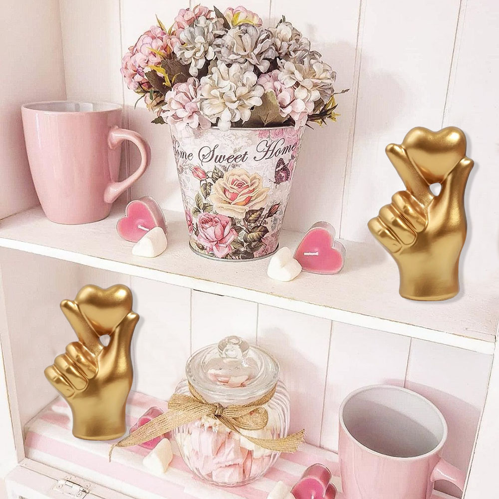 Heart Hand Gesture Statues Scu - Home Decor Y2K ulasan dan harga