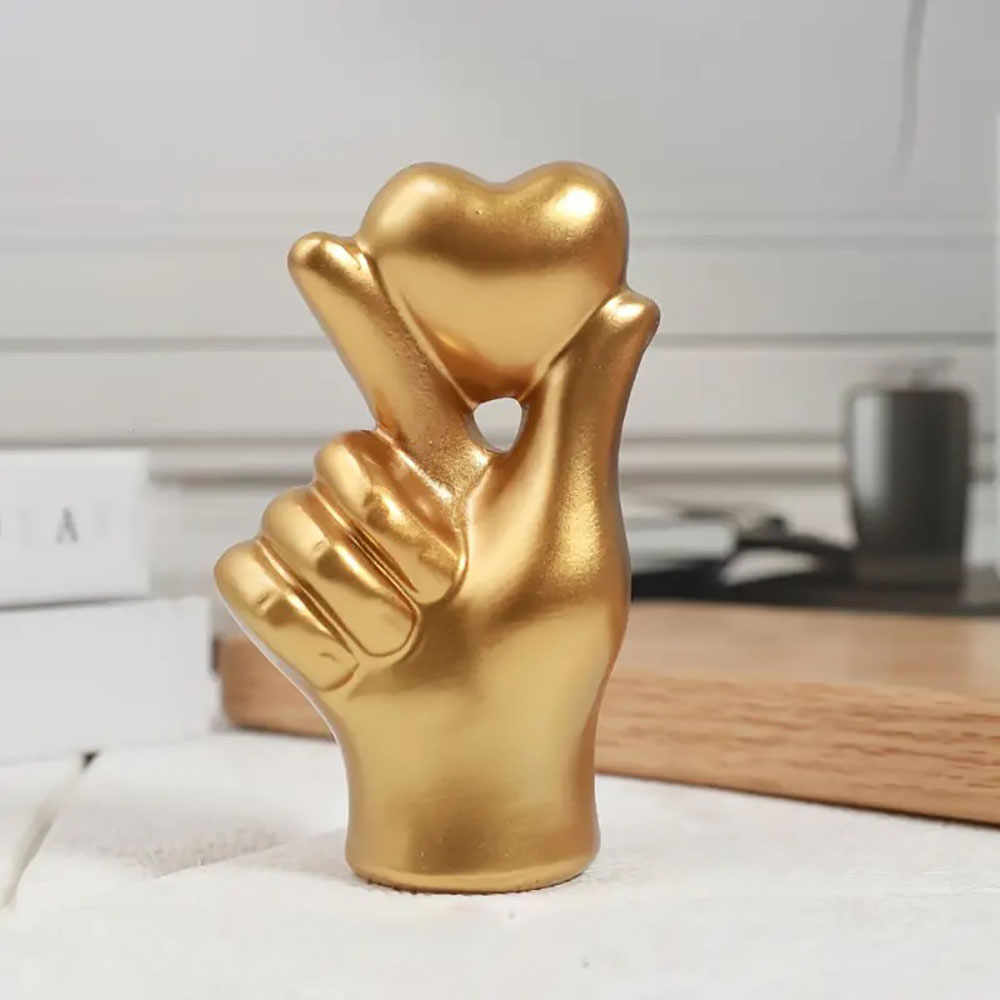 Heart Hand Gesture Statues Scu - Home Decor Y2K ulasan dan harga